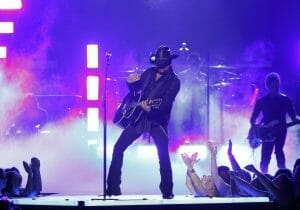 Jason Aldean performs "When She Says Baby" at the 49th Annual Academy of Country Music Awards in Las Vegas, Nevada April 6, 2014. REUTERS/Robert Galbraith (UNITED STATES - Tags: ENTERTAINMENT) (ACMAWARDS-SHOW)
